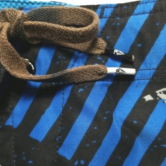 Vintage Volcom Men's 22" Magu Boardshorts Size 34 Blue Graphic - Picture 5 of 6
